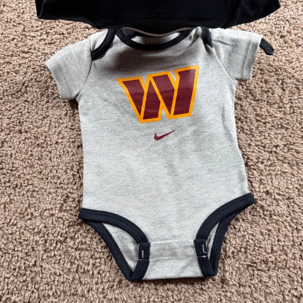 Nike NWT Washington Commanders NFL Baby onepiece Set 0-3M Bodysuit newborn black